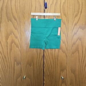 NWT Colsie Vibrant Green Bike Shorts